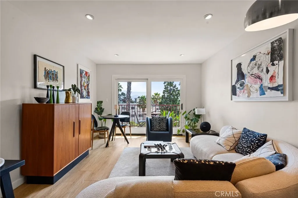 3407 Huxley Street 39, Los Angeles, California 90027 home-pic-4